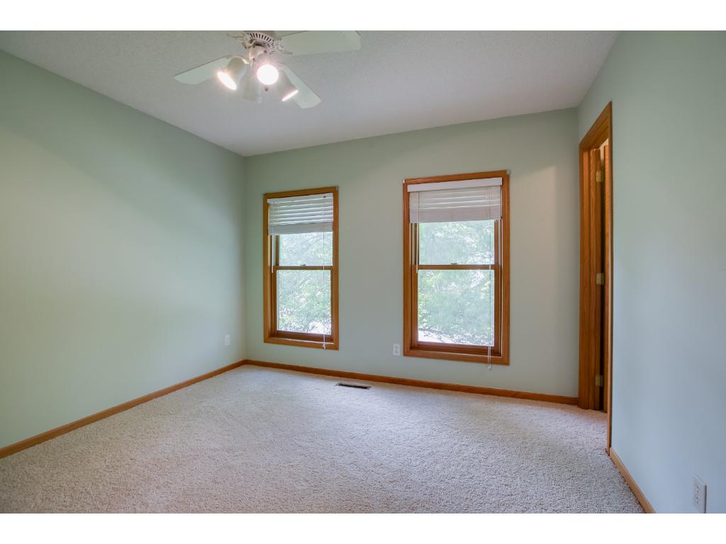 1389 Camelback Dr, Eagan, MN 55123 photo 10