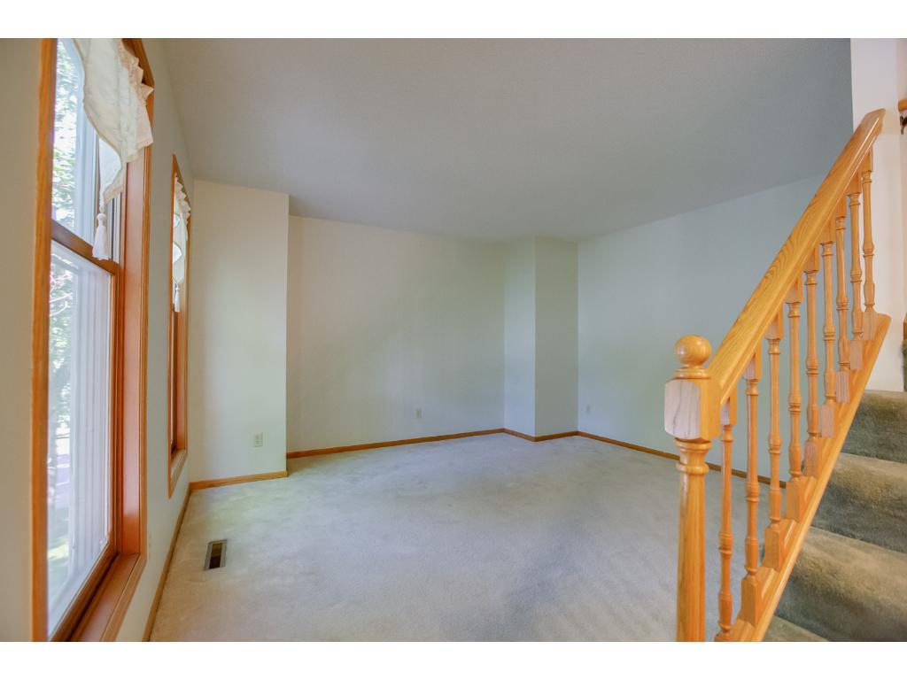 1389 Camelback Dr, Eagan, MN 55123 photo 4