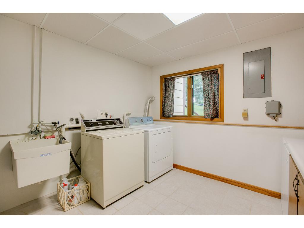 1724 Deerwood Dr, Eagan, MN 55122 photo 18