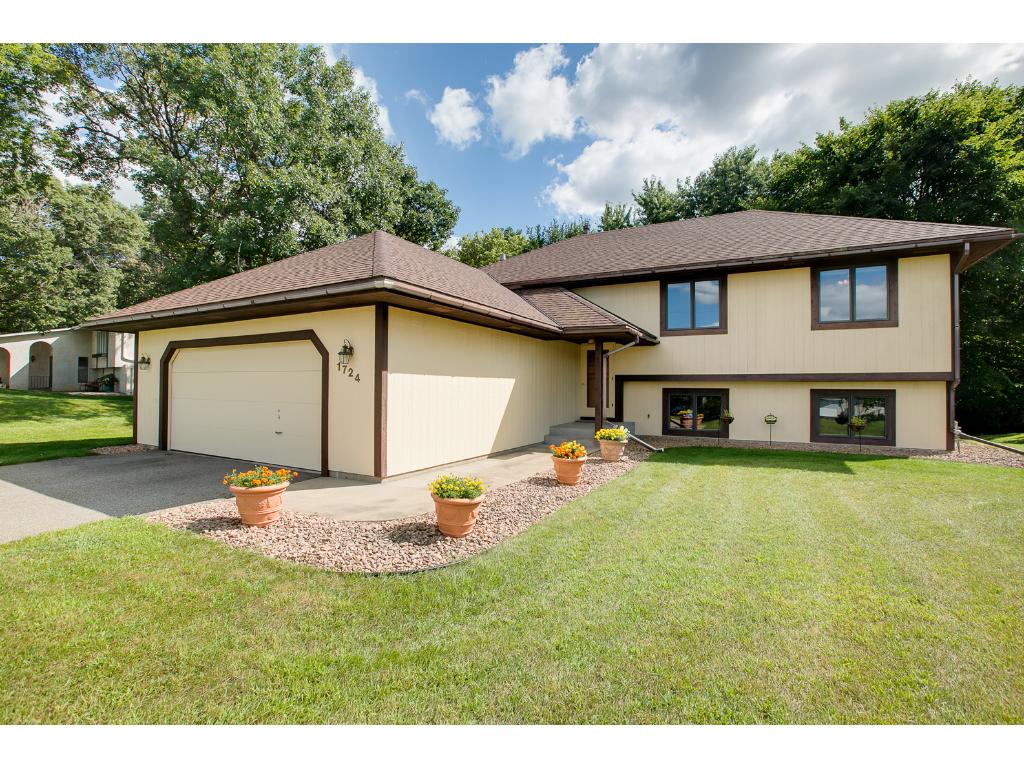 1724 Deerwood Dr, Eagan, MN 55122 photo 1