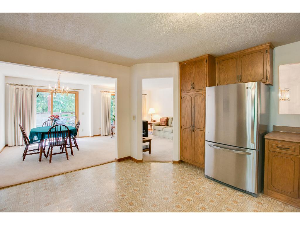 1724 Deerwood Dr, Eagan, MN 55122 photo 6