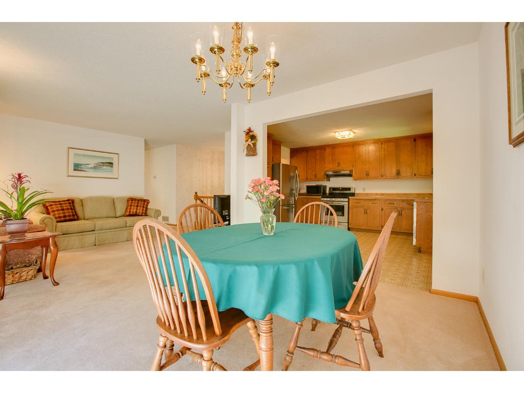1724 Deerwood Dr, Eagan, MN 55122 photo 7