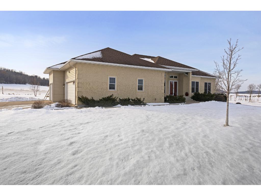 1027 River Dr, River Falls, WI 54022 photo 2