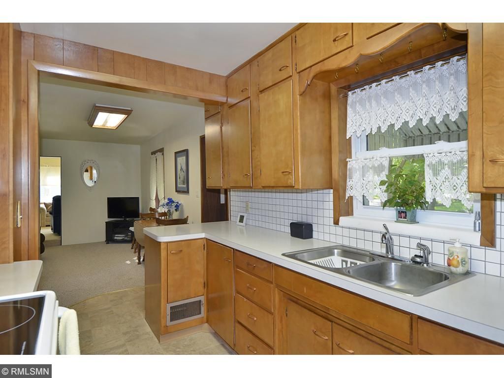 1021 Mills Pl, Faribault, MN 55021 photo 5