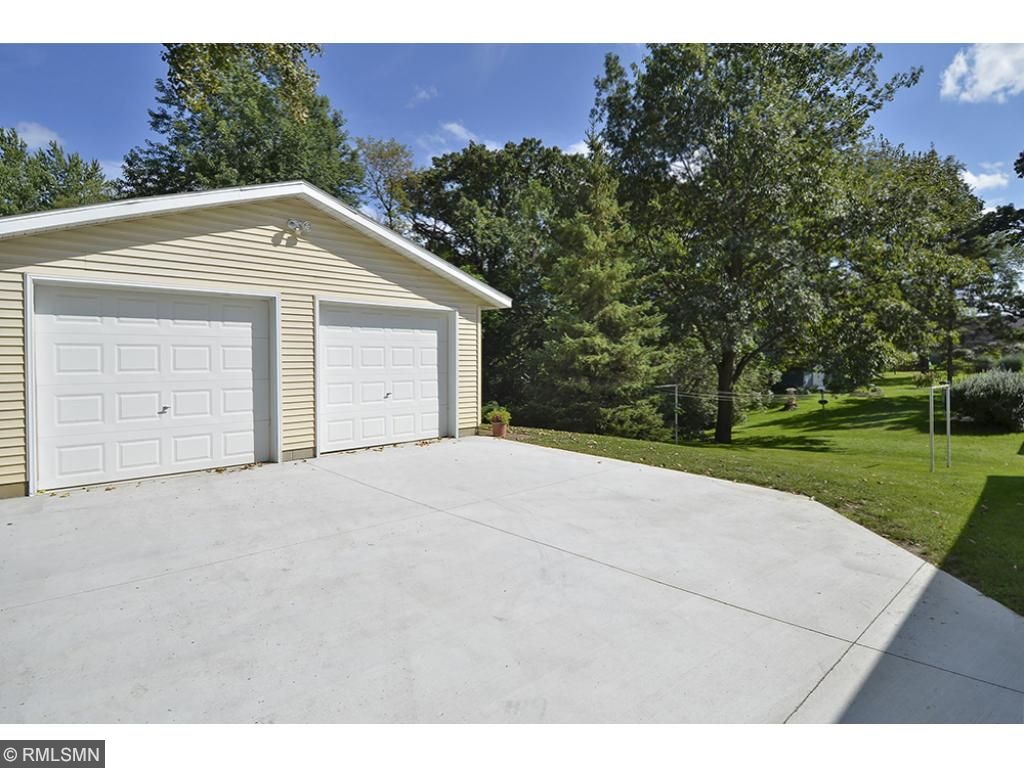 1021 Mills Pl, Faribault, MN 55021 photo 2