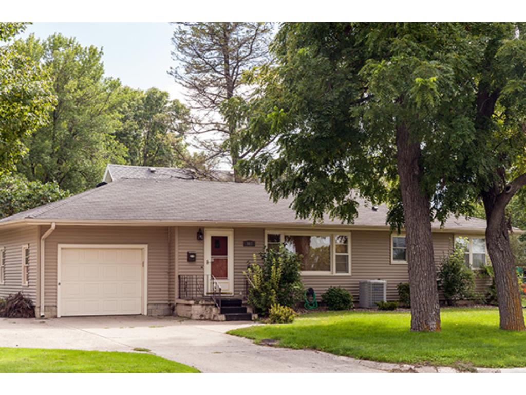 907 10th St SW, Faribault, MN 55021 photo 1