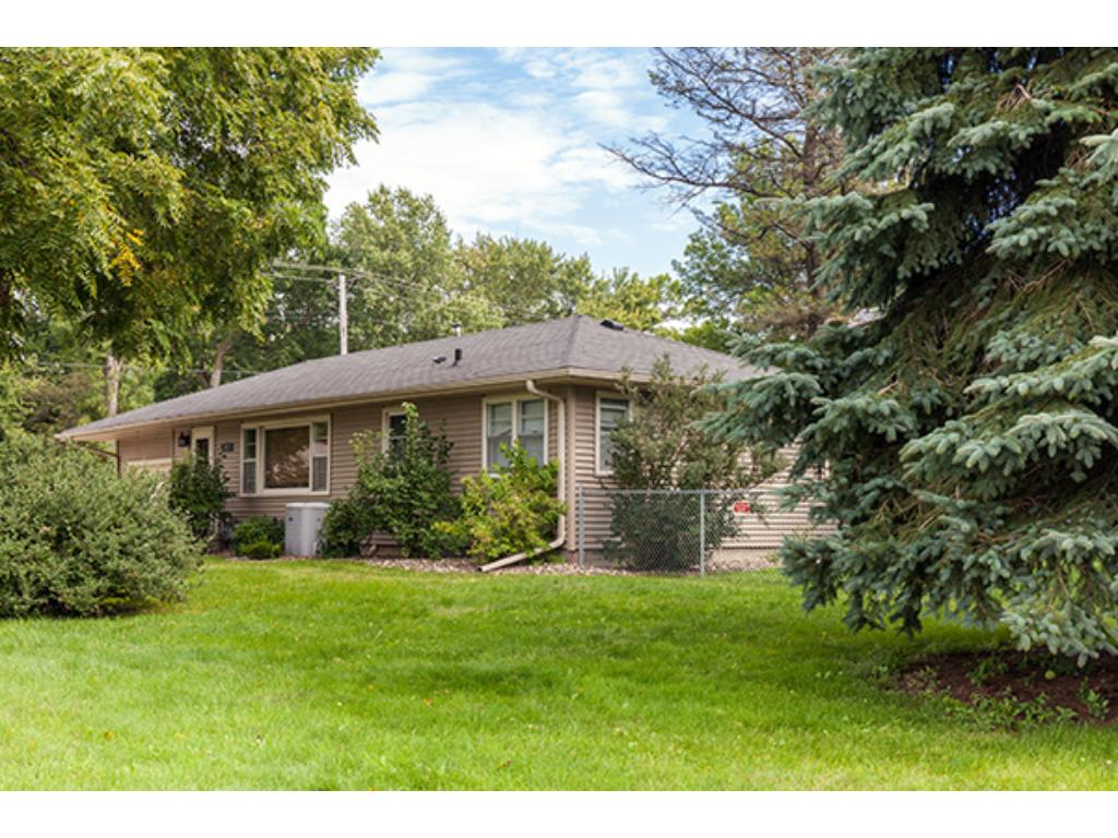 907 10th St SW, Faribault, MN 55021 photo 2