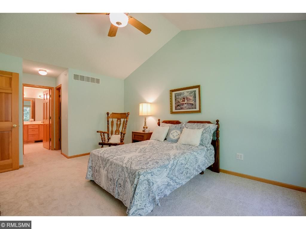 10244 Upton Pl, Bloomington, MN 55431 photo 15