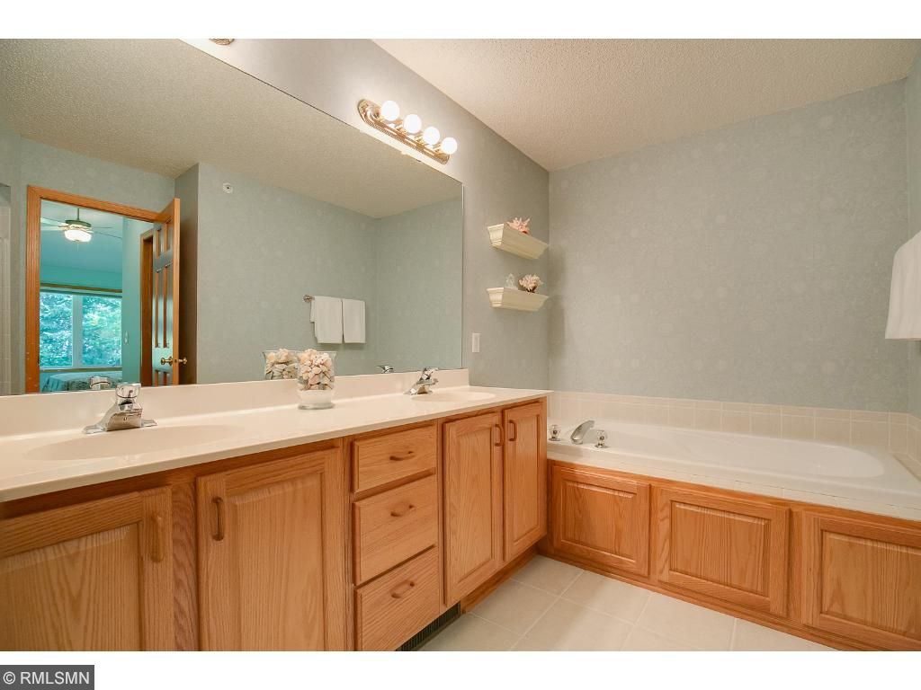 10244 Upton Pl, Bloomington, MN 55431 photo 16