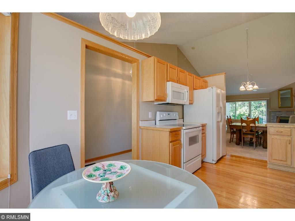 10244 Upton Pl, Bloomington, MN 55431 photo 4