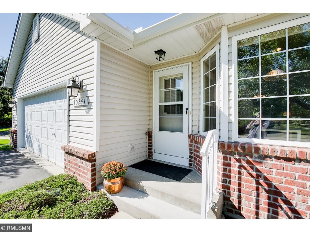 10244 Upton Pl, Bloomington, MN 55431 photo 2