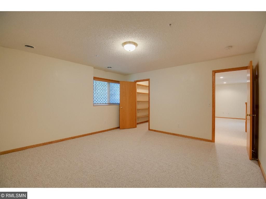 10244 Upton Pl, Bloomington, MN 55431 photo 20