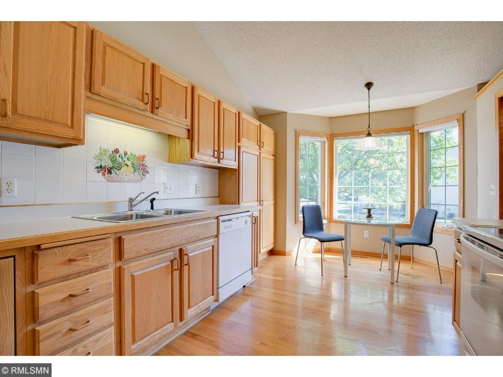 10244 Upton Pl, Bloomington, MN 55431 photo 5