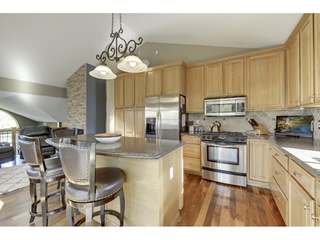 3250 Rolling Hills Dr, Eagan, MN 55121 photo 6