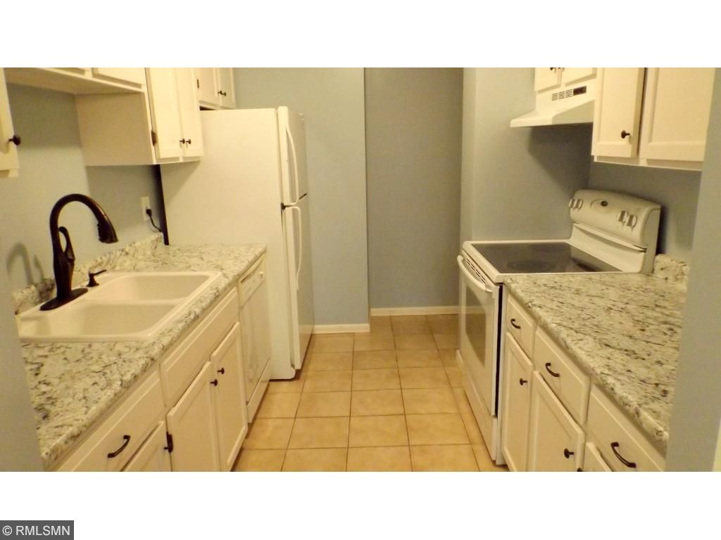 1526 Aspen Dr, Eagan, MN 55122 photo 7