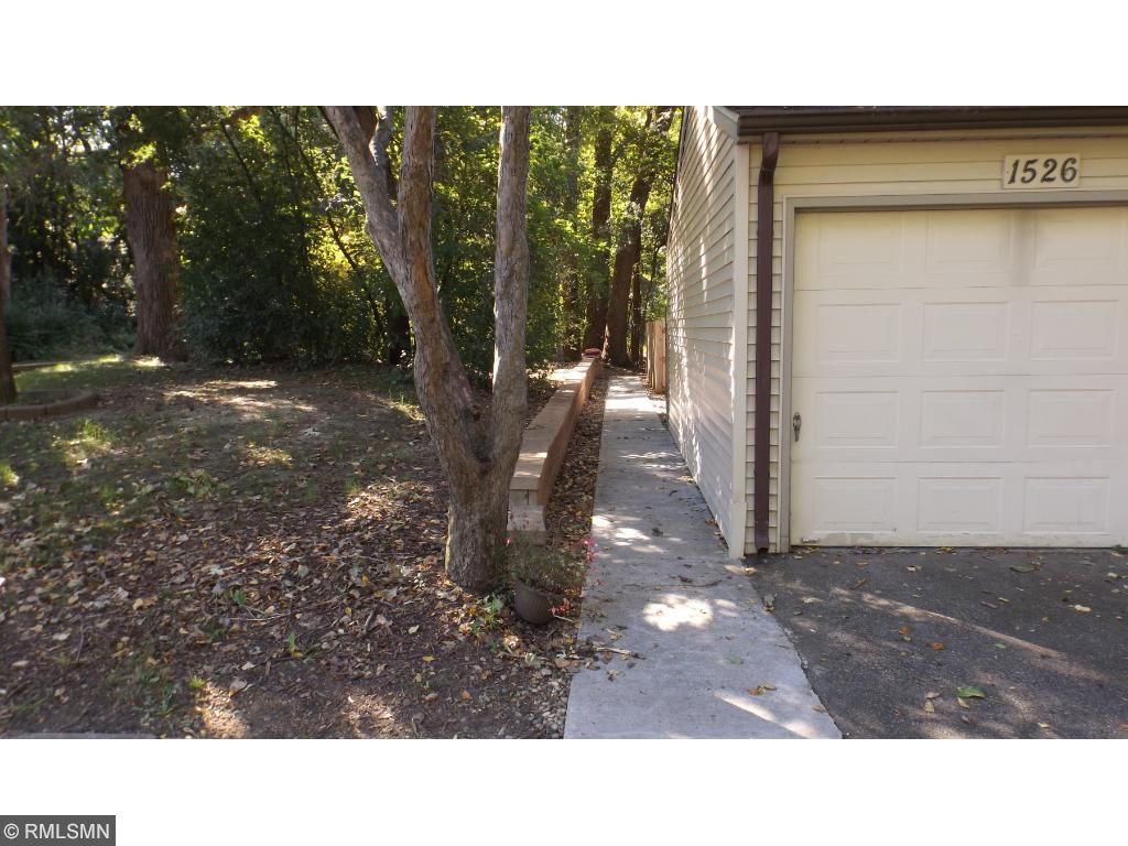 1526 Aspen Dr, Eagan, MN 55122 photo 3