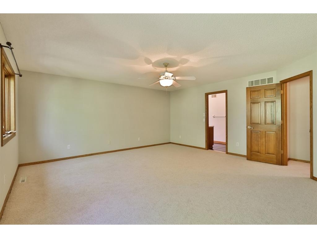 2086 Royale Dr, Eagan, MN 55122 photo 15