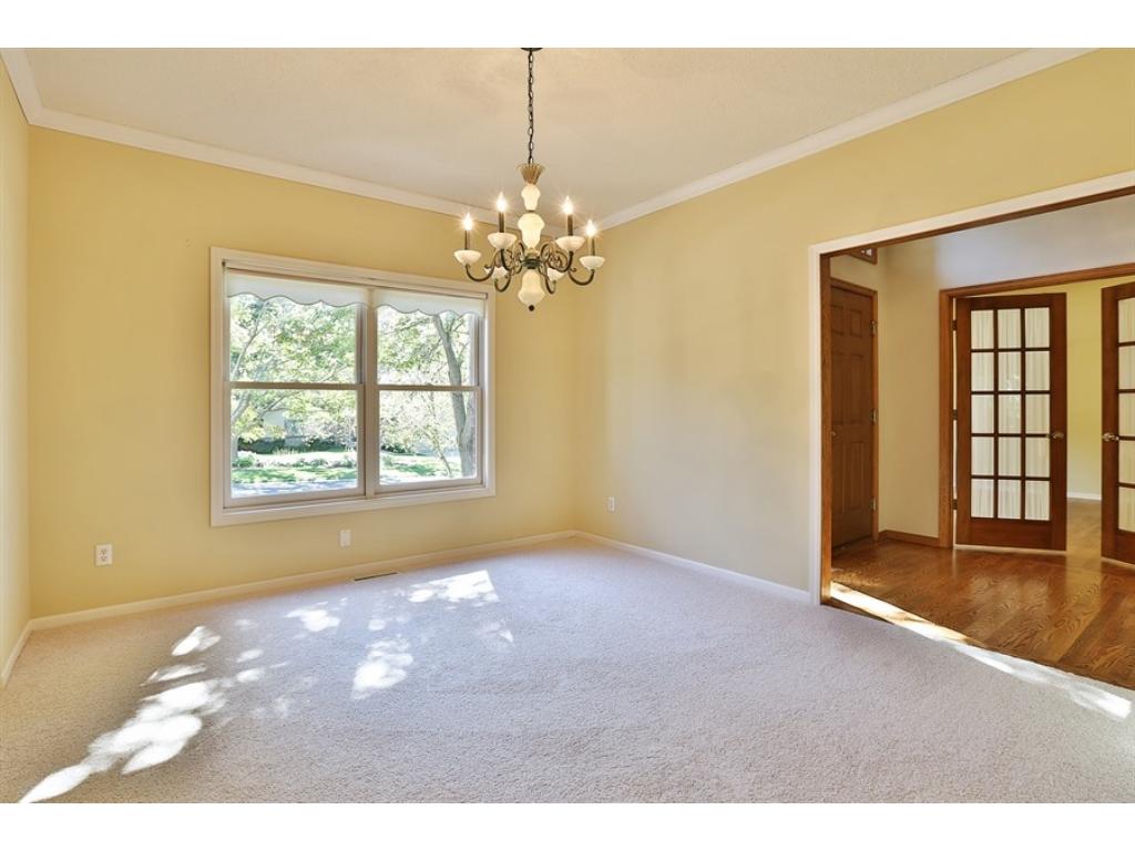 2086 Royale Dr, Eagan, MN 55122 photo 11