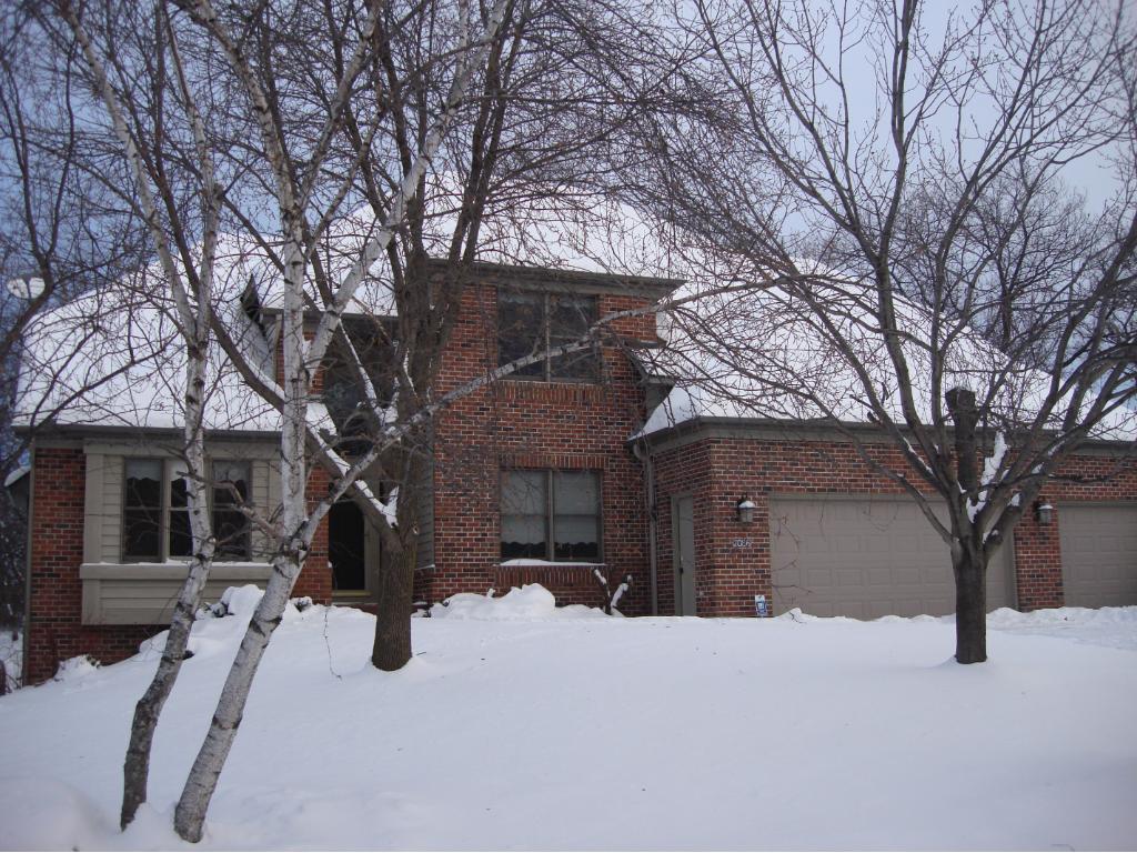 2086 Royale Dr, Eagan, MN 55122 photo 1