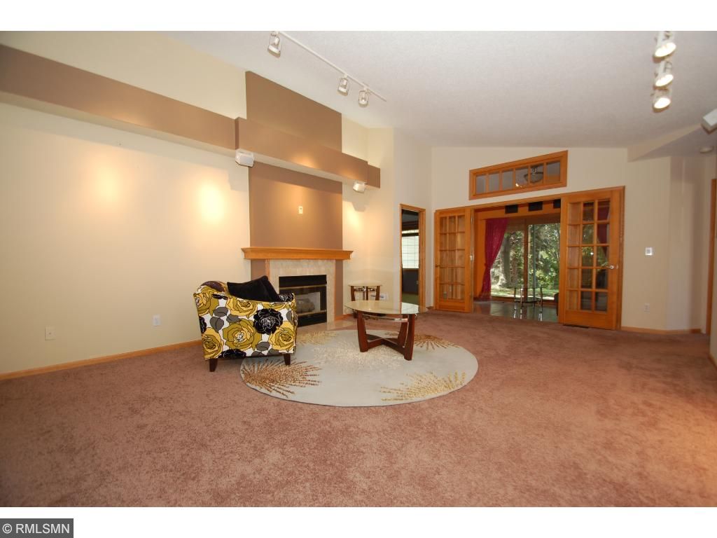 4171 Beaver Dam Rd, Eagan, MN 55122 photo 2