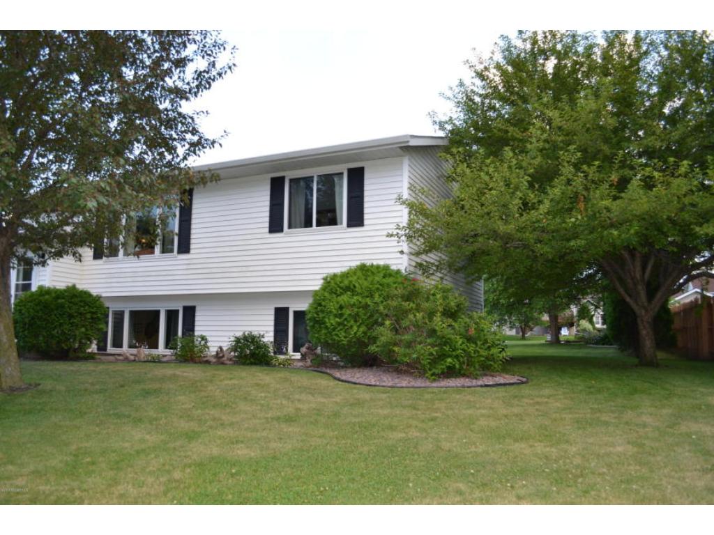 524 4th St E, Wanamingo, MN 55983 photo 2