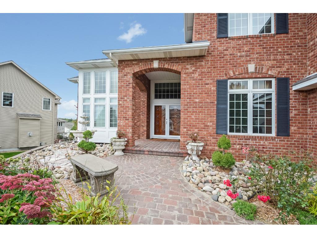 4615 Stonecliffe Dr, Eagan, MN 55122 photo 2