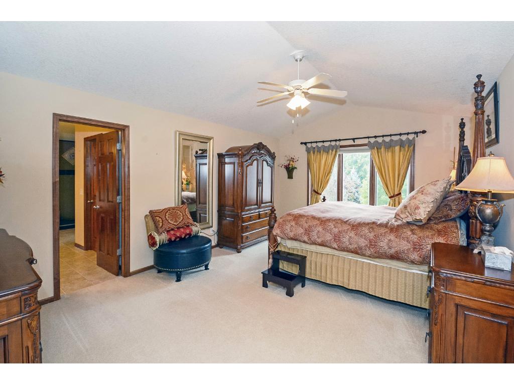 4615 Stonecliffe Dr, Eagan, MN 55122 photo 14