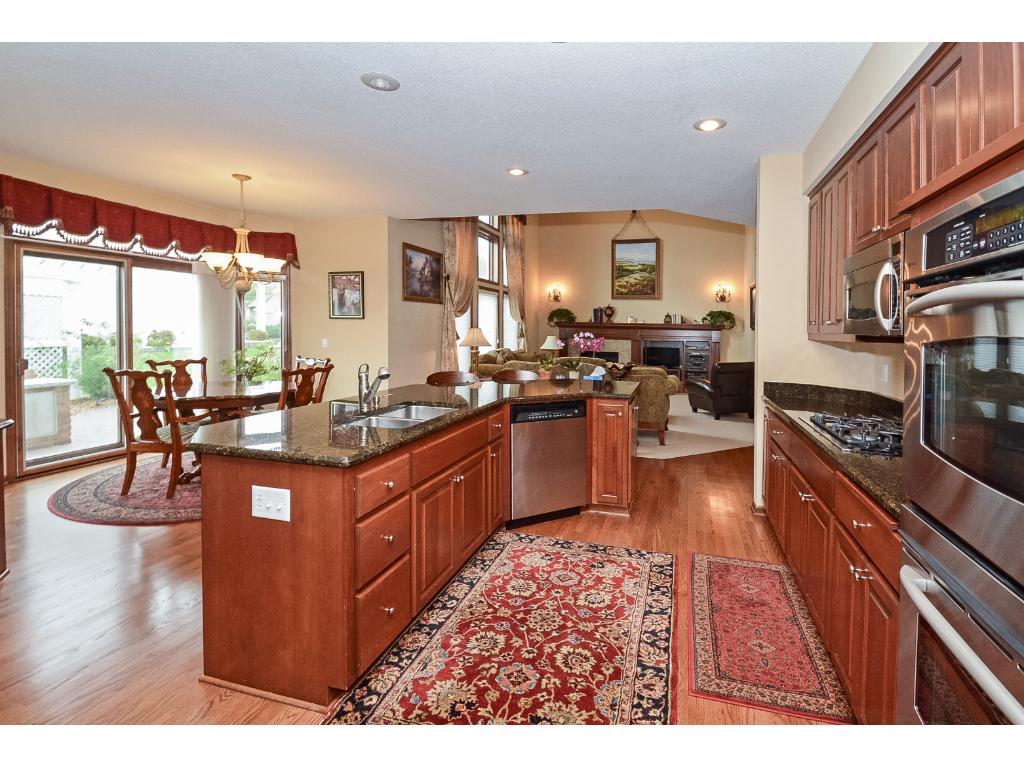 4615 Stonecliffe Dr, Eagan, MN 55122 photo 3