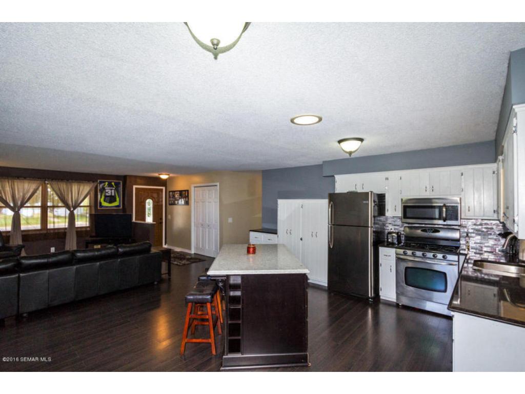 235 2nd Ave SE, Plainview, MN 55964 photo 8