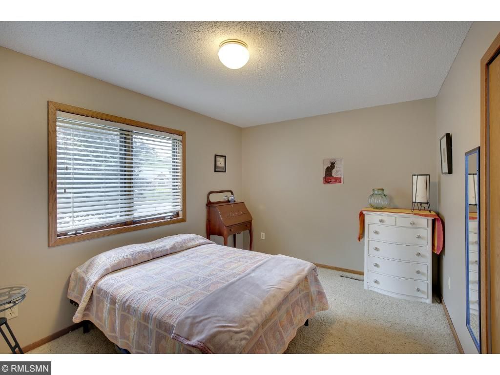 4847 Sky View Ct, Eagan, MN 55122 photo 11