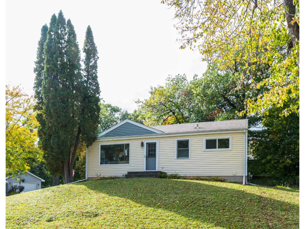 40 Waseca Ave, Excelsior, MN 55331 photo 1
