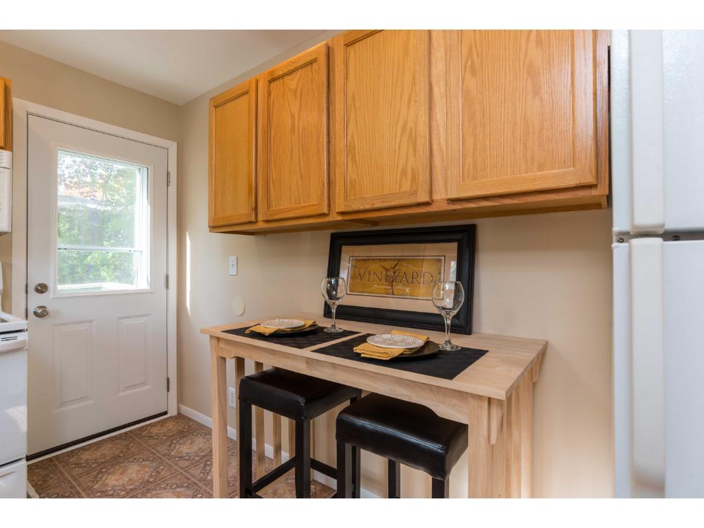 40 Waseca Ave, Excelsior, MN 55331 photo 4