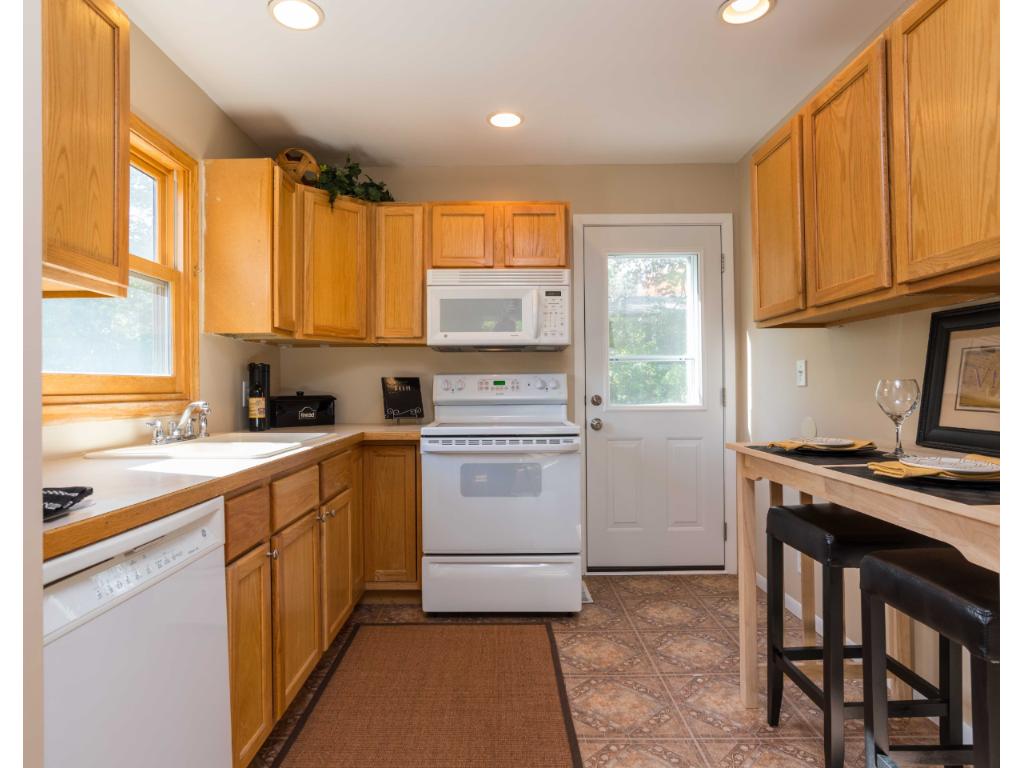40 Waseca Ave, Excelsior, MN 55331 photo 3