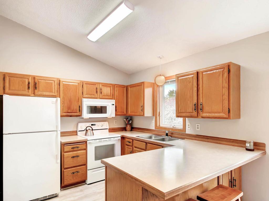 4727 Lenore Ln, Eagan, MN 55122 photo 6