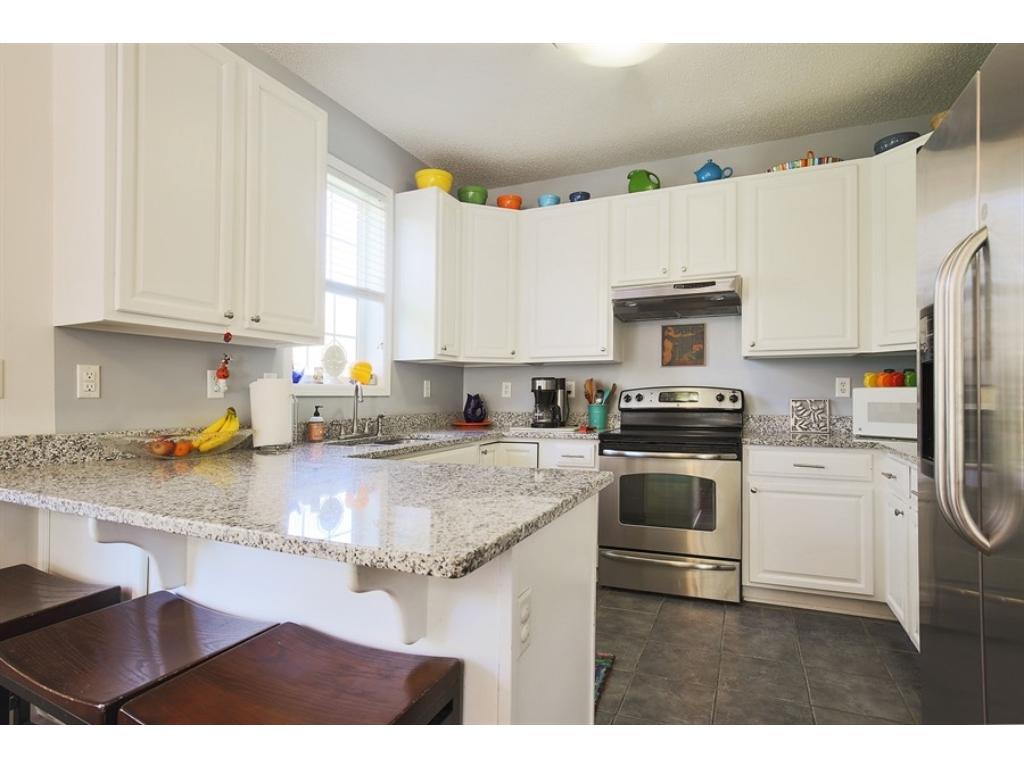 1002 Heldt St, Chaska, MN 55318 photo 2