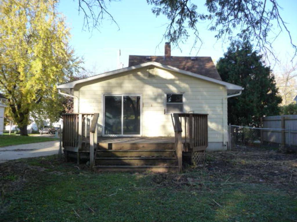 407 Shumway Ave, Faribault, MN 55021 photo 2