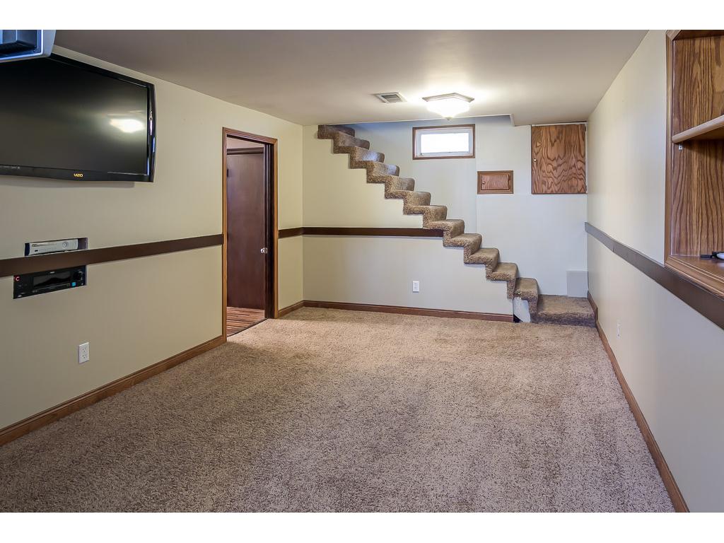 1018 8th St SW, Faribault, MN 55021 photo 13