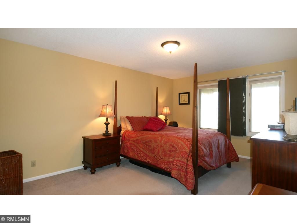 10366 Rich Rd, Bloomington, MN 55437 photo 8