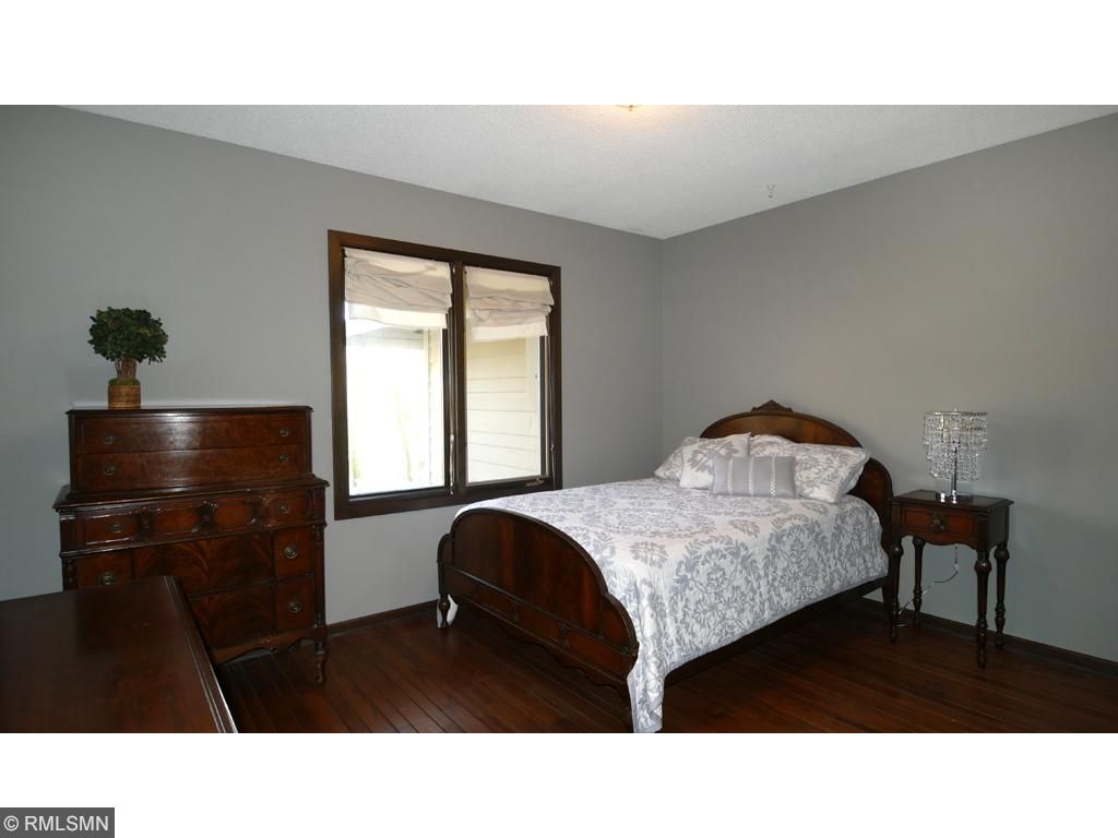 10366 Rich Rd, Bloomington, MN 55437 photo 12
