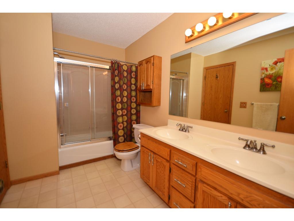 1569 Clemson Dr #B, Eagan, MN 55122 photo 13