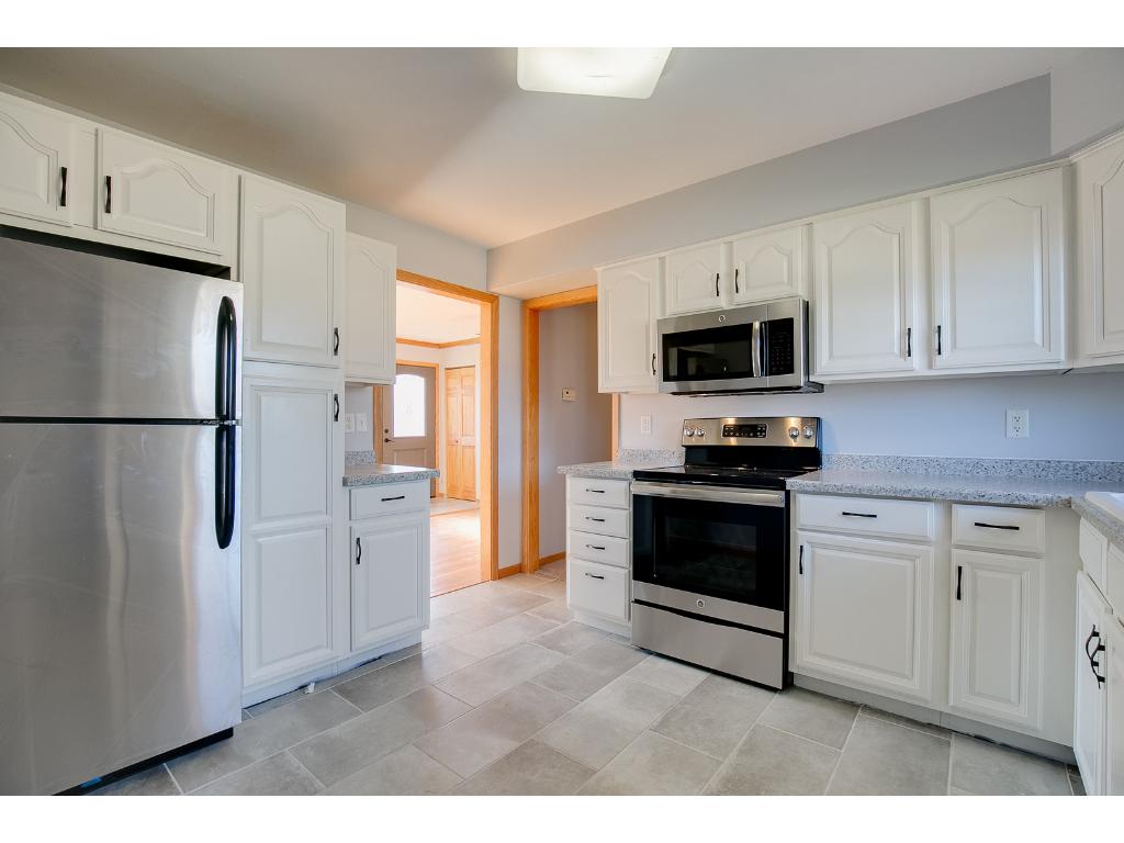 1700 E 90th St, Bloomington, MN 55425 photo 5