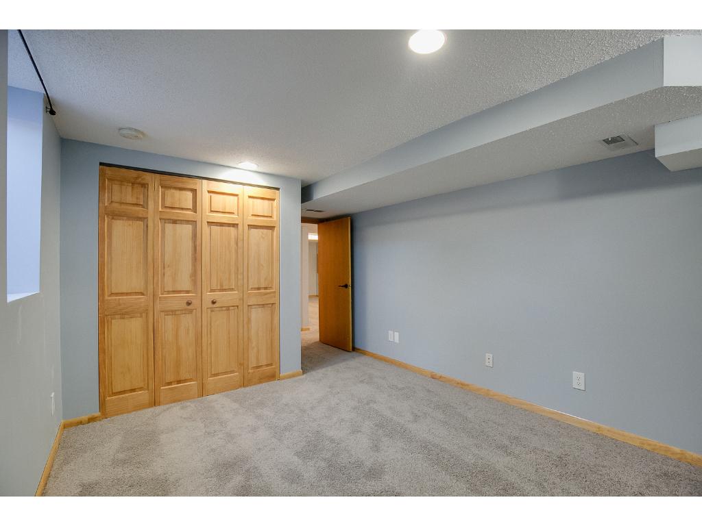 1700 E 90th St, Bloomington, MN 55425 photo 11