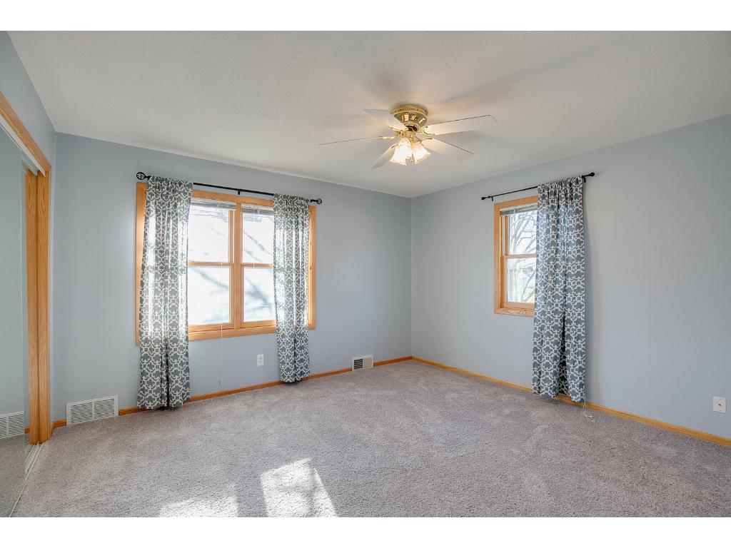 1700 E 90th St, Bloomington, MN 55425 photo 8