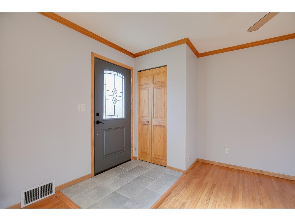 1700 E 90th St, Bloomington, MN 55425 photo 3