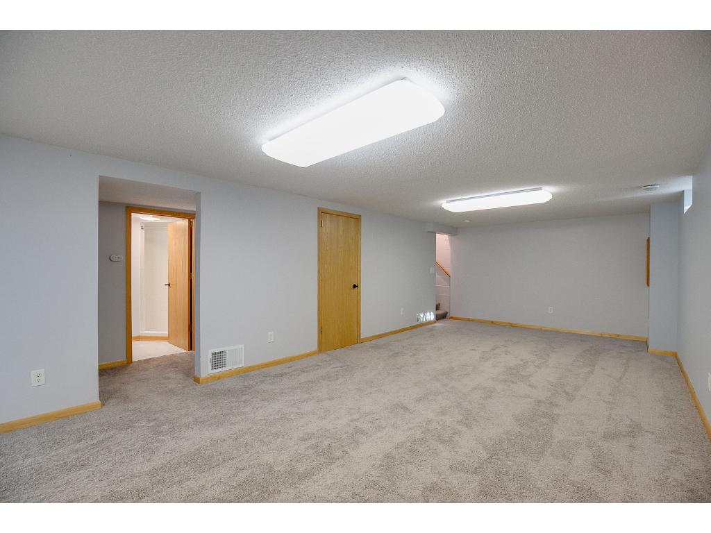 1700 E 90th St, Bloomington, MN 55425 photo 10