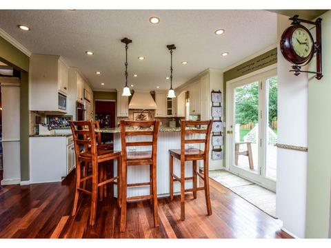 726 Camberwell Dr, Eagan, MN 55123 photo 3