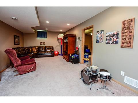 726 Camberwell Dr, Eagan, MN 55123 photo 15