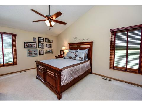 726 Camberwell Dr, Eagan, MN 55123 photo 10