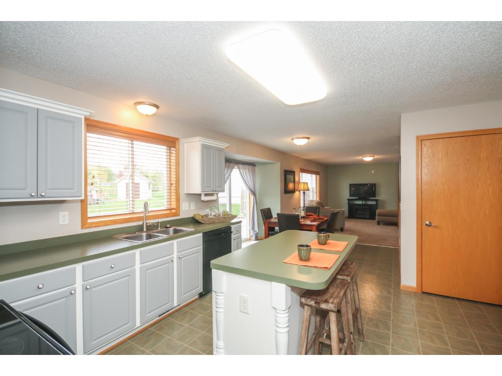 412 Durango Dr, Roberts, WI 54023 photo 2