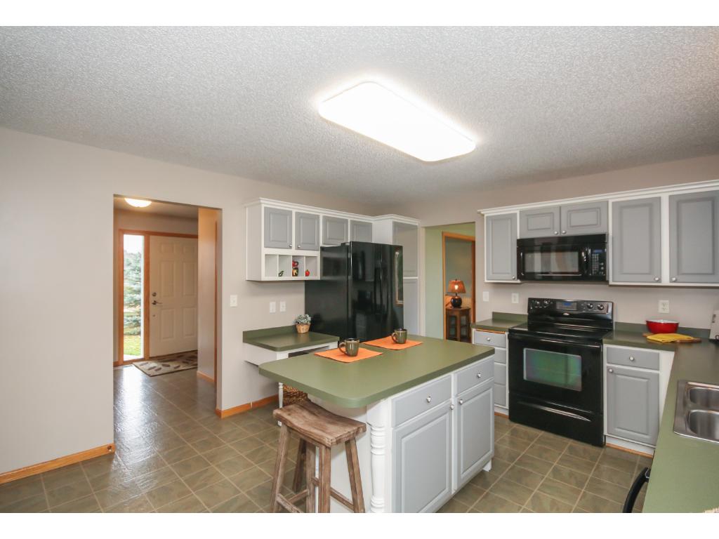 412 Durango Dr, Roberts, WI 54023 photo 4
